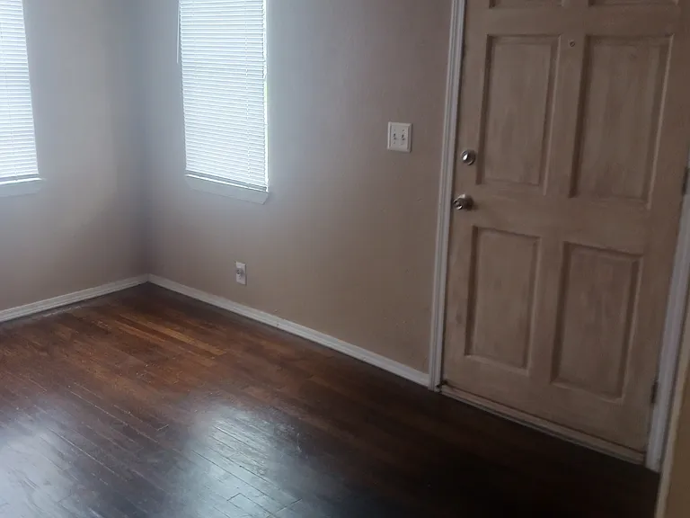 4508 Kenyon Dr — Photo 10