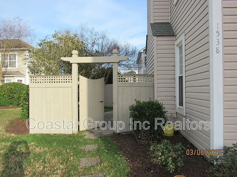 1538 Stillwood St — Photo 40
