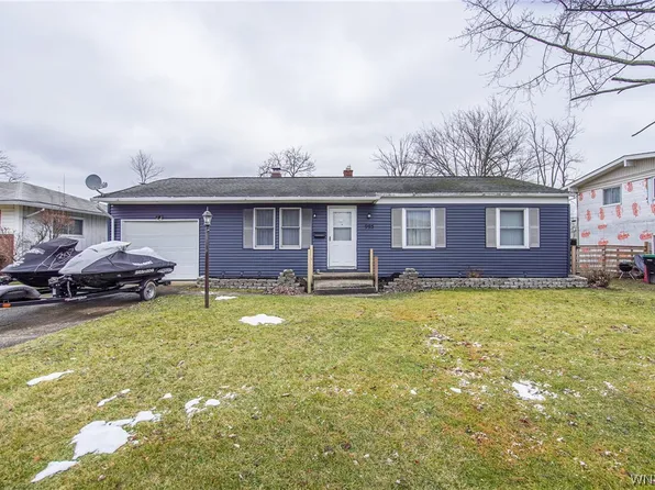 995 Carter Dr, Grand Island, NY 14072