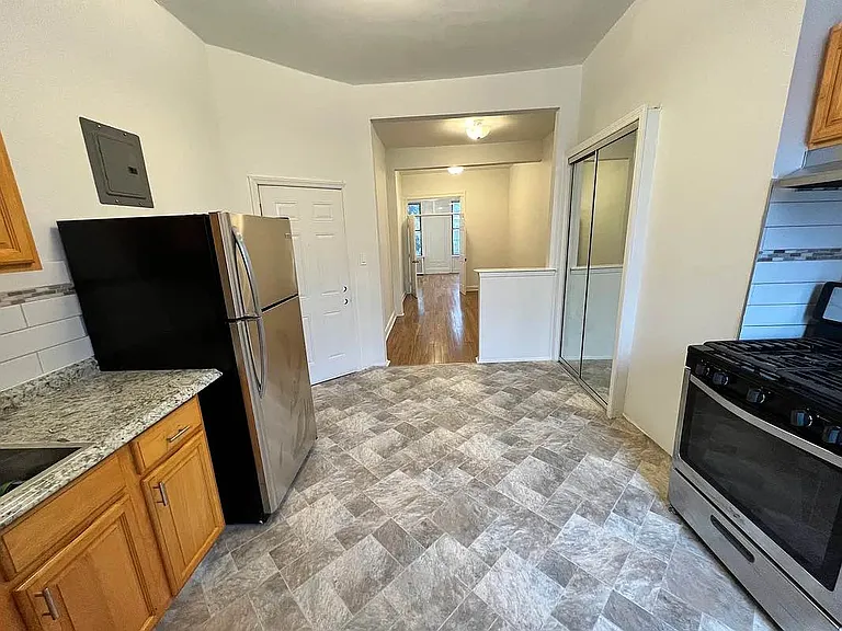 31-66 43rd St #2L — Photo 2