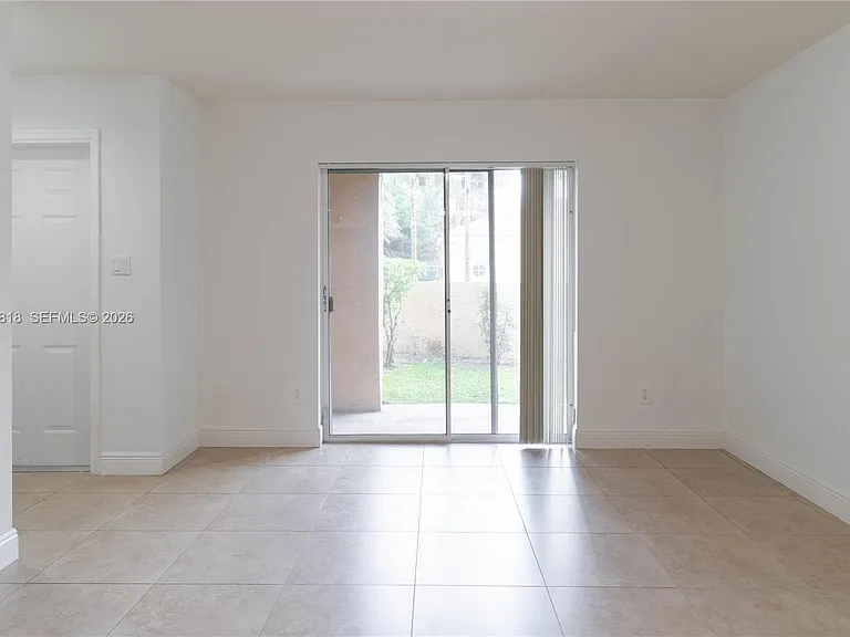 875 Riverside Dr #715 — Photo 6