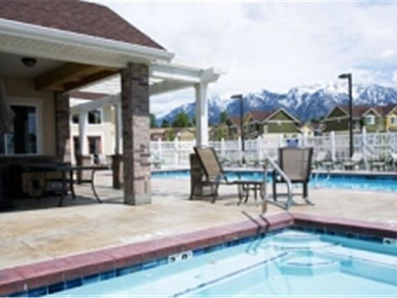5th image of 1067 E Quarry Park Dr