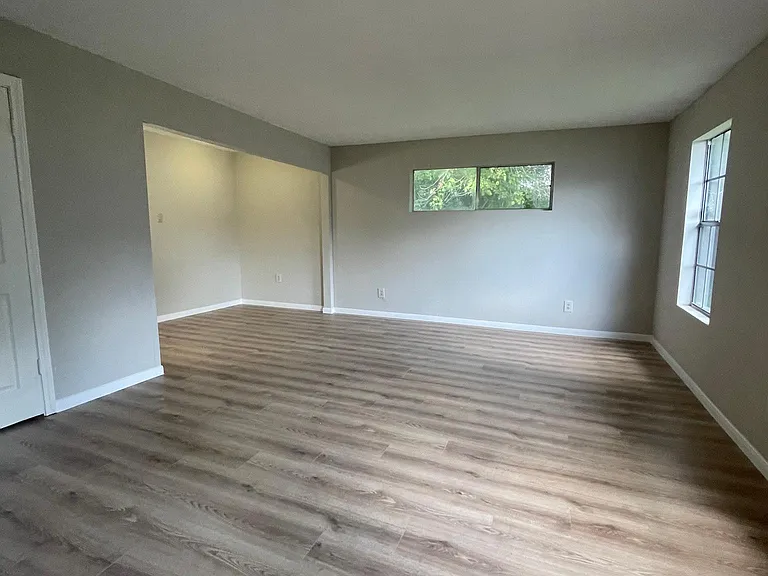 13217 Chiswick Rd — Photo 18