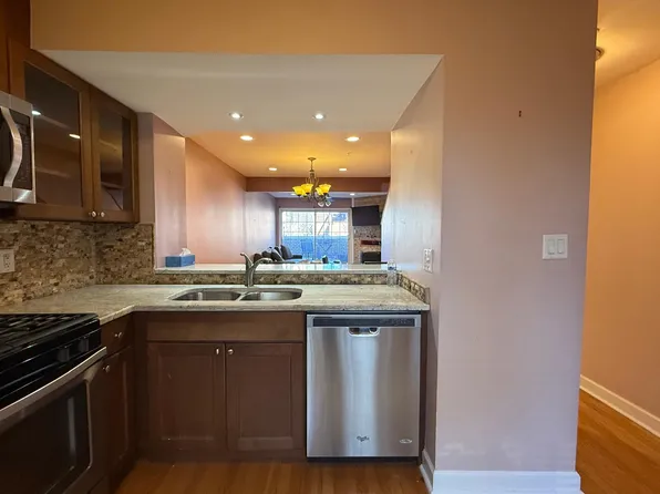 5047 Warren St #1, Skokie, IL 60077