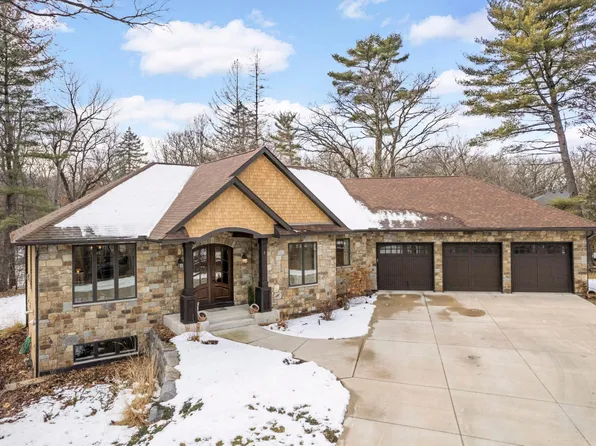 3 Saint Albans Rd E, Hopkins, MN 55305