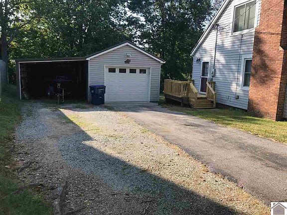 2nd image of 912 Pine St