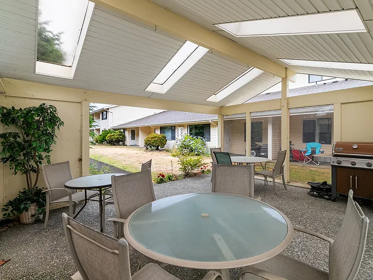 Heart of Downtown Lynden - Heritage Apartments — Photo 31