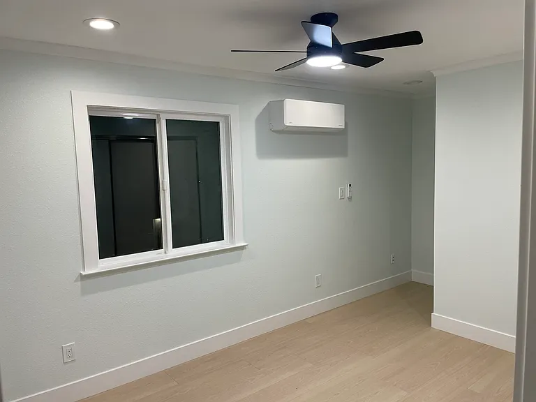1281 Las Palmas Dr — Photo 15
