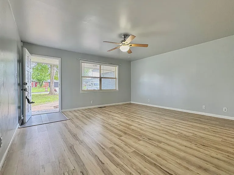 11311 E 15th Pl — Photo 11