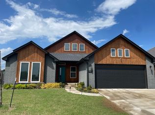 821 Scully Rd, Yukon, OK 73099