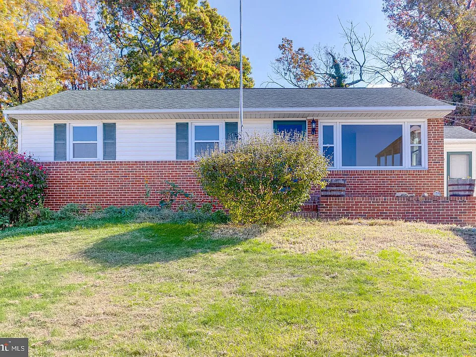 461 Oakton Rd