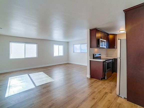 4th image of 318 E Louise St #4