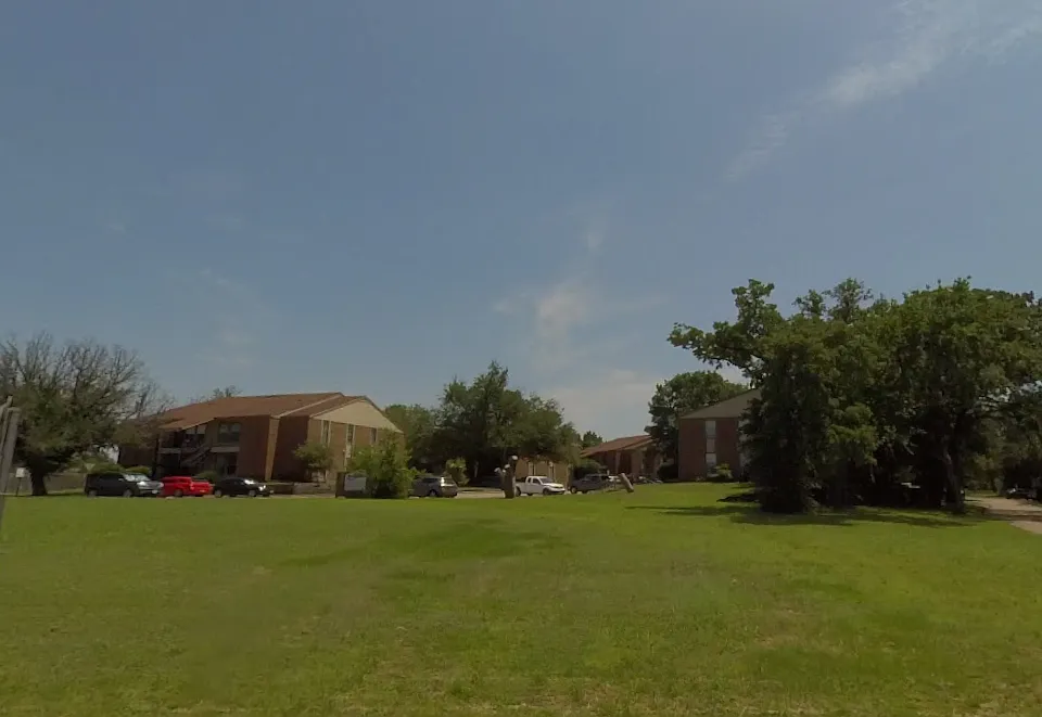 Brookhollow Apartments