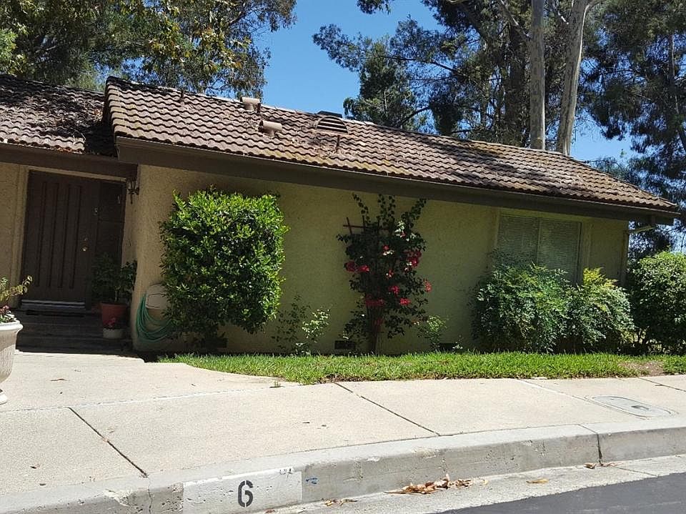 1st image of 6 Meadowlark Ln