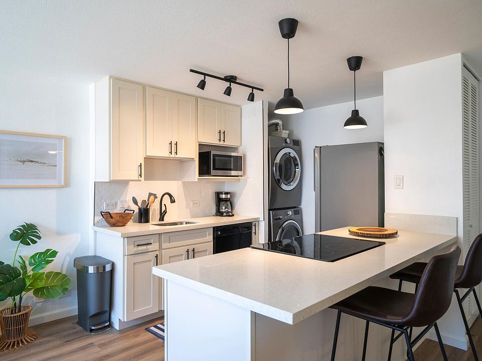 1st image of 320 Liliuokalani Ave #601B