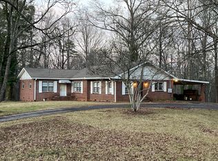 187 E Walnut St, Cornelia, GA 30531