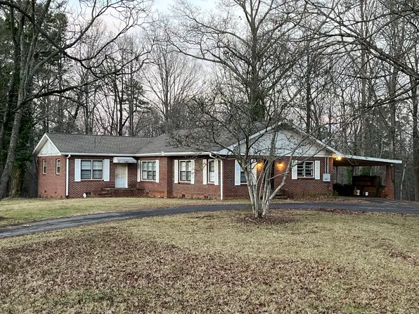 187 E Walnut St, Cornelia, GA 30531