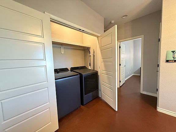 4th image of 107 Ironway Dr