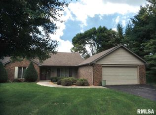 1 Valley High Est, Pekin, IL 61554