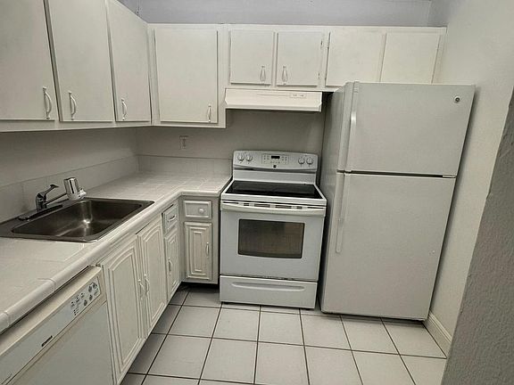 5th image of 488 NE 165th St #616-1