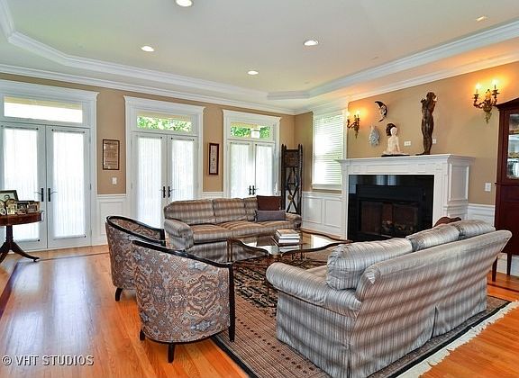 5th image of 4720 N Winchester Ave