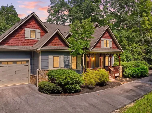 130 Cross Vine Dr, Tuckasegee, NC 28783