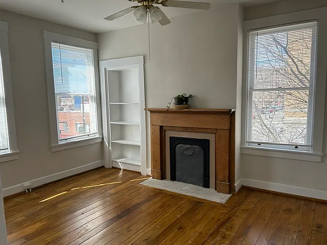 137 W 9th St #2 — Photo 3