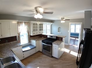 1365 W Riverview Ave, Decatur, IL 62522