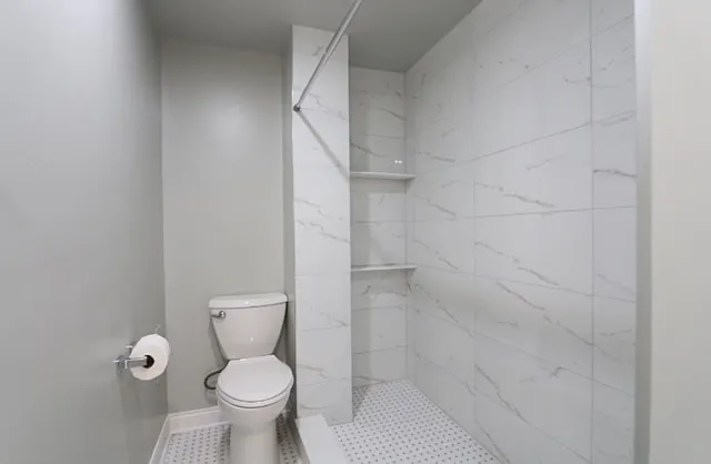 2646 W Cermak Rd — Photo 11