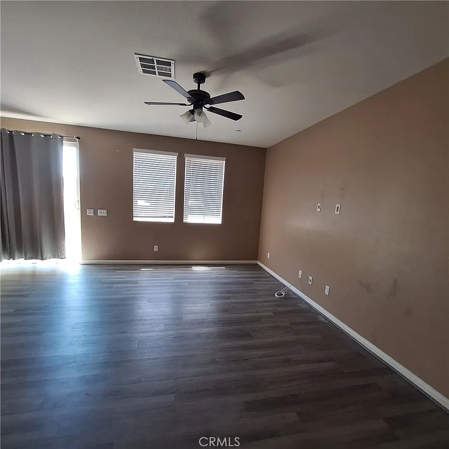 3 bed, 2000 sqft, $3,595 — Photo 4