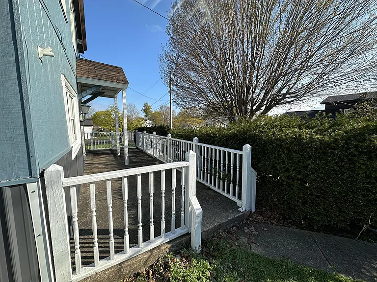 111 Erie St — Photo 6