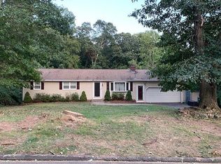 865 Hill St, Hamden, CT 06514