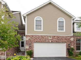 1292 S Falcon Dr, Palatine, IL 60067