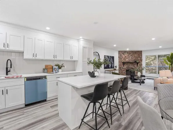 1001 N 68th Ave SW #306, Calgary, AB T2V 4X1