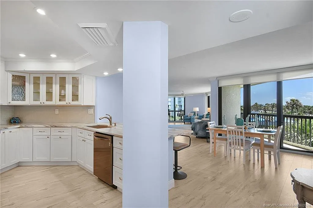 2 bed, 2.0 bath, 1437 sqft, $3,500 — Photo 2