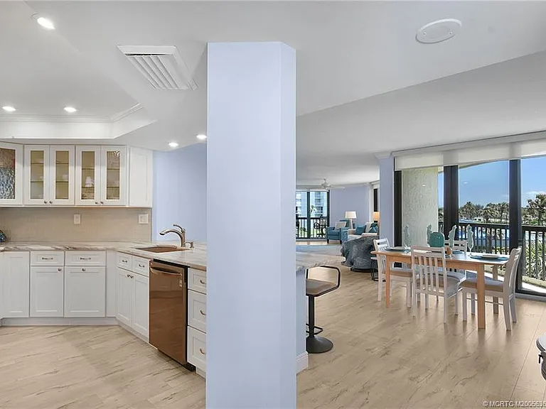 9550 S Ocean Dr #310 — Photo 2
