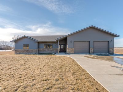 5400 Falconer Dr, Bismarck, ND, 58504