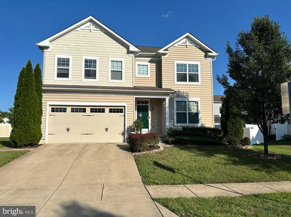 10518 Black Pine Ln, Waldorf, MD 20603