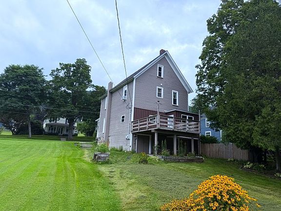4th image of 109 E King St
