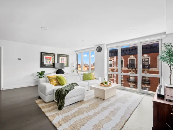 371 West 123rd Street 8A image 2 of 11