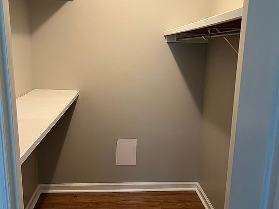 5th image of 942 Guelbreth Ln