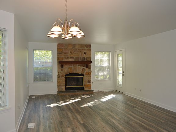 3rd image of 2213 Camden Ln #2213