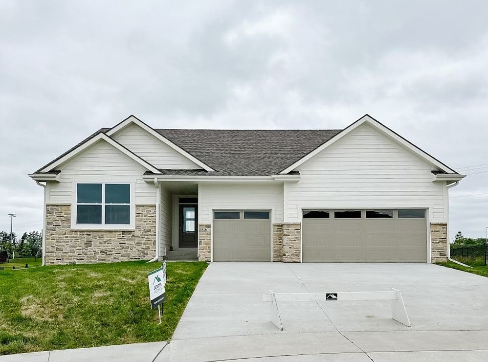 320 Clover Ct, Waukee, IA 50263 MLS 658847 Zillow