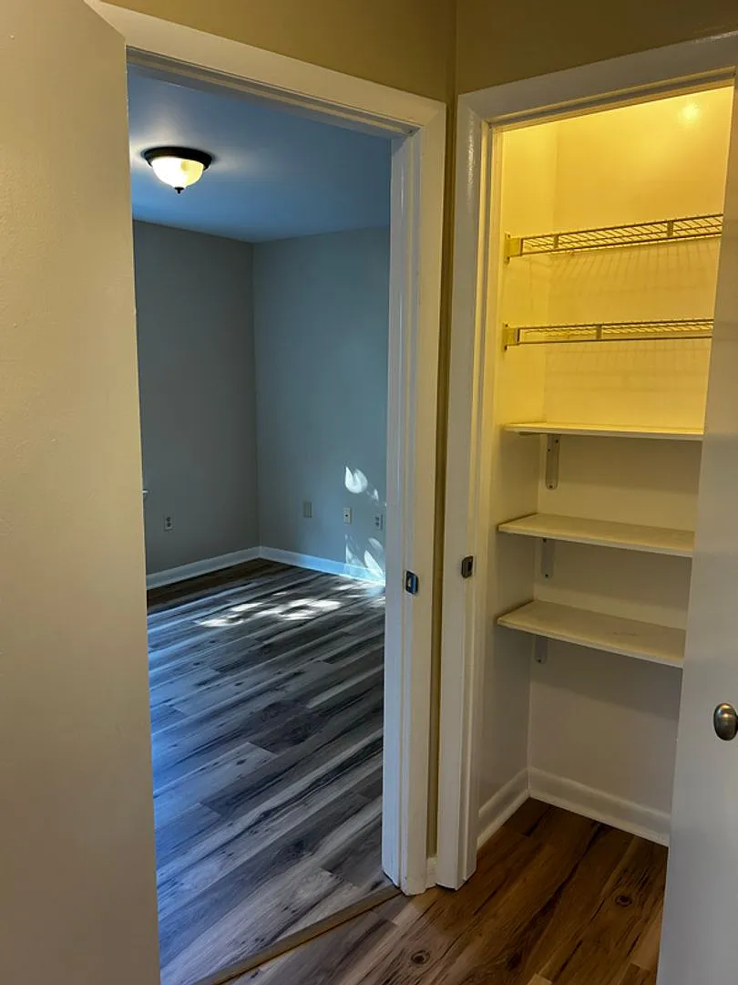 361 Warren Avenue — Photo 4