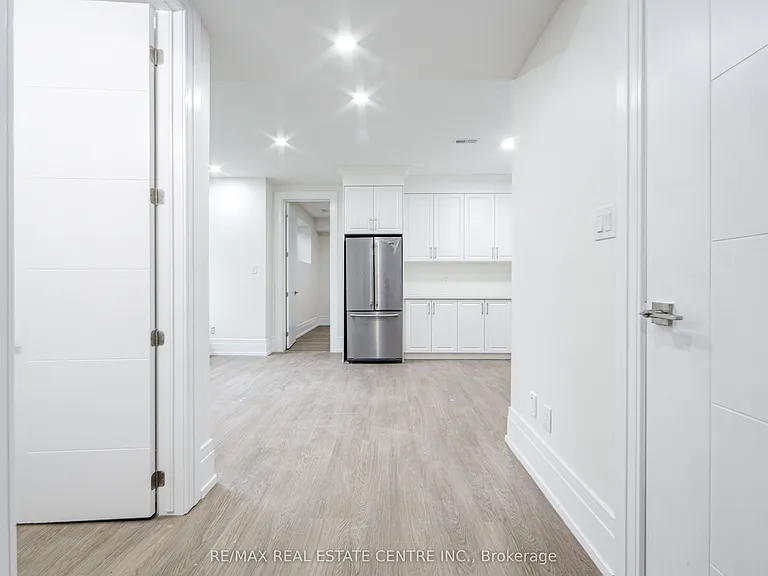 143 Balsam Dr — Photo 4