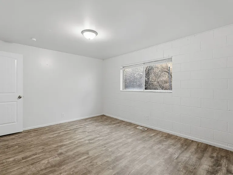 Towne Apartments — Photo 21