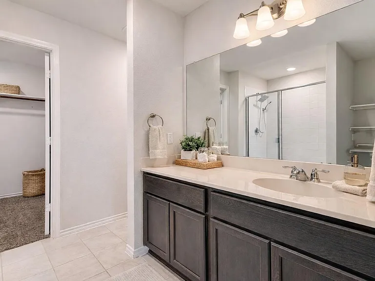 914 Decker Dr — Photo 10