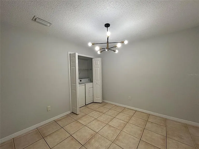 1727 Fluorshire Dr — Photo 17