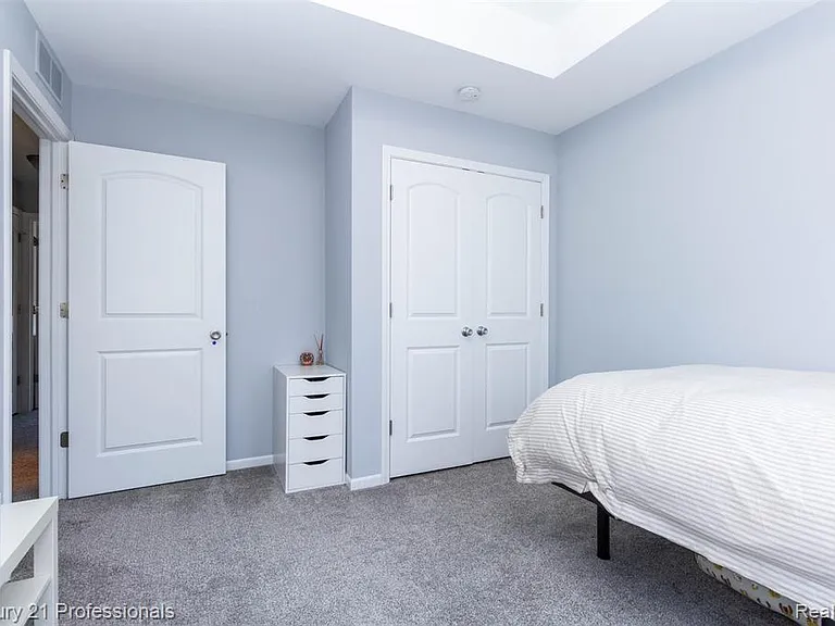 57 Kaprol Dr — Photo 26