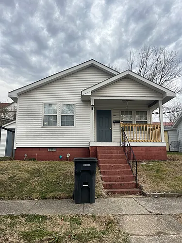 102 S Robinson St Photo 1